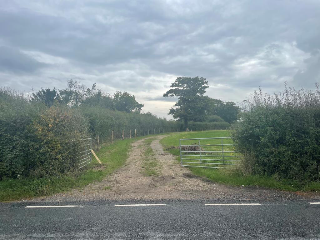 Lot: 94 - JUST OVER 33 ACRES OF FARMLAND IN STRATEGIC LOCATION - TO BE OFFERED FOR SALE BY PUBLIC AUCTION ON FRIDAY, 25TH OCTOBER 2024 - Access to land from Norwood Hill Road